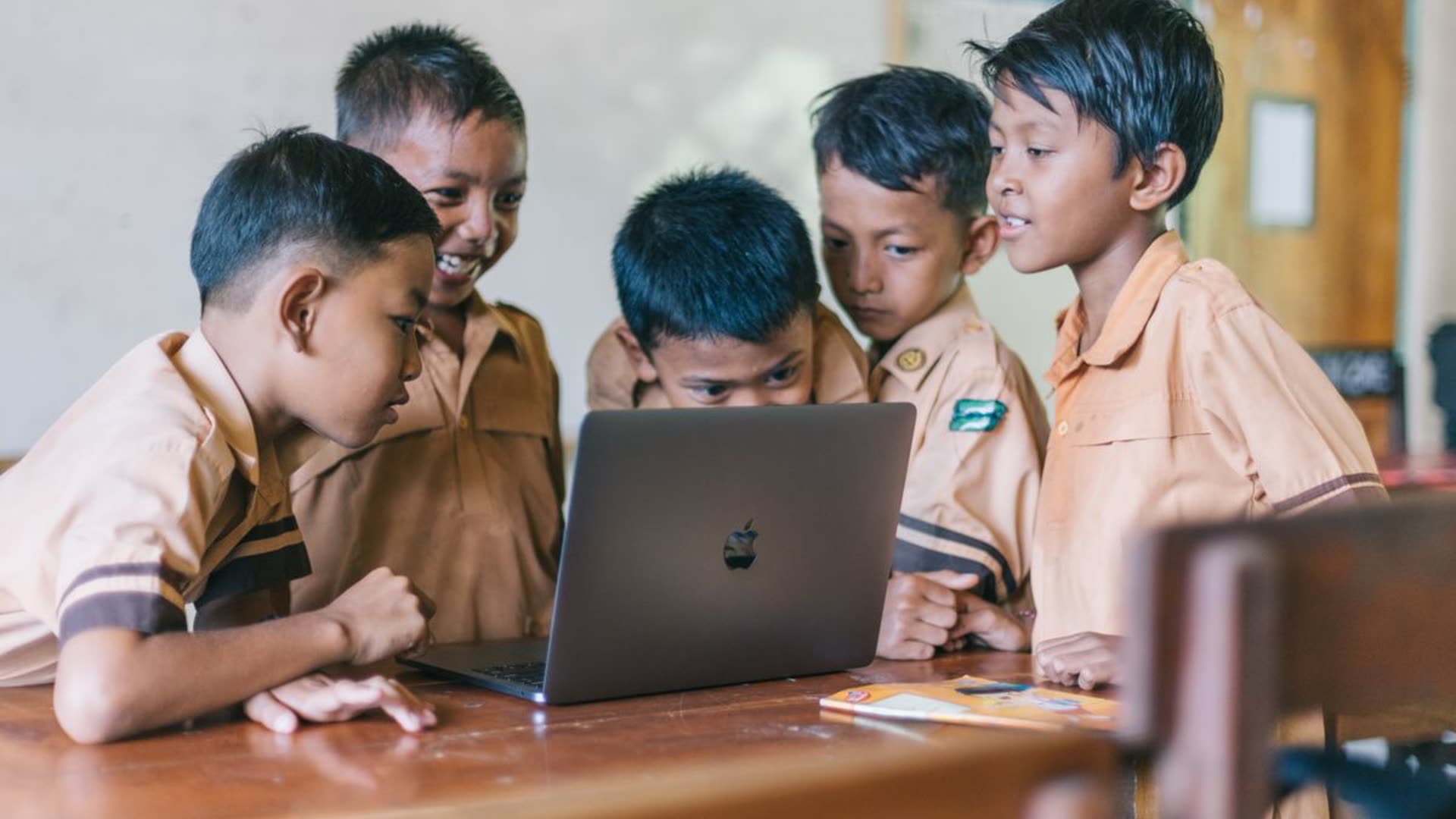 Selamat Datang di SMK Uji MSDKA165